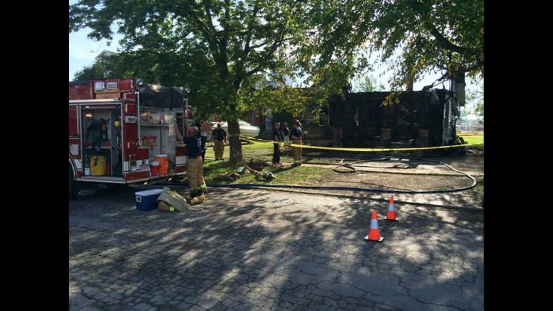 2 dead, 1 hospitalized in Fostoria house fire