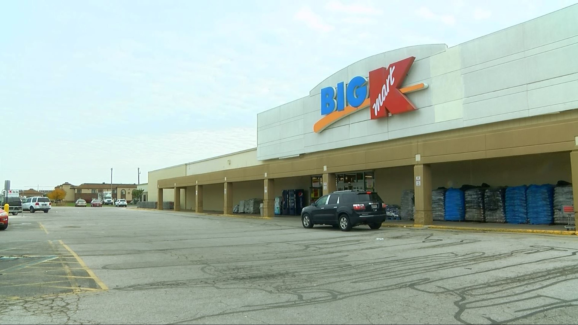 Oregon Kmart shoppers talk slushies and pretzels as store begins close