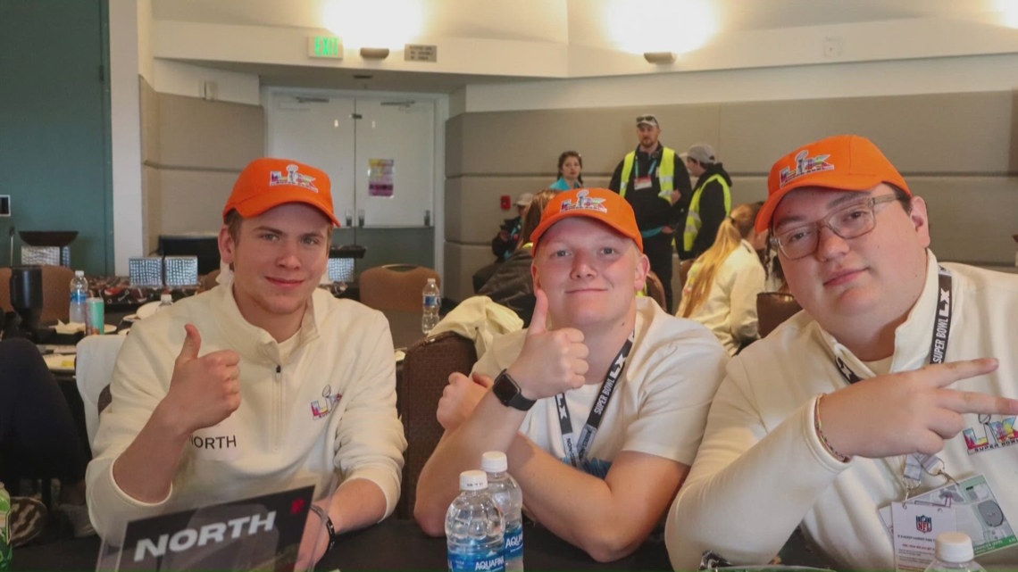 Birds at the Super Bowl: BGSU sports alliance students work the big game