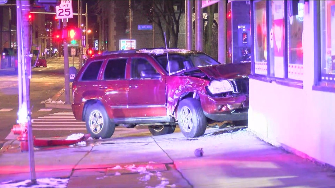 At least two vehicles involved in downtown Toledo crash Friday night