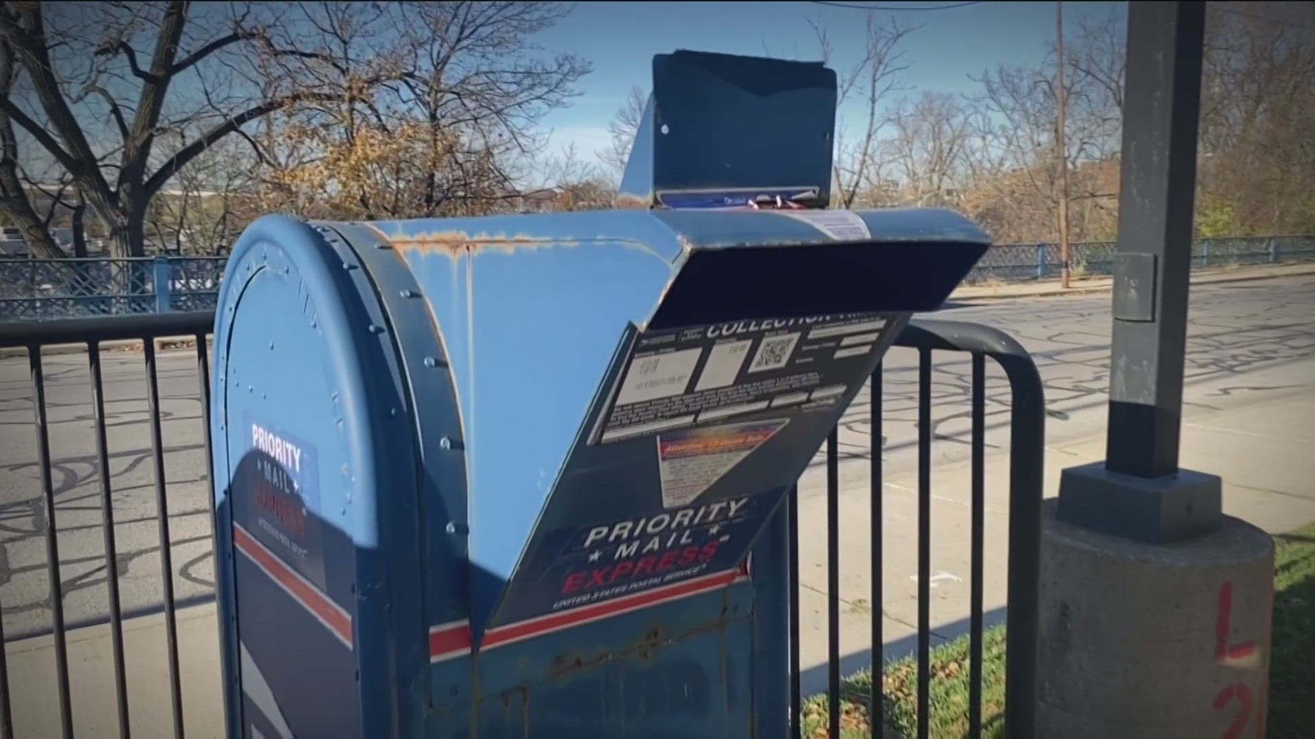USPS admits it is allowing customers to deposit mail in boxes that have been compromised, but says they don't want to 'tip off' thieves.