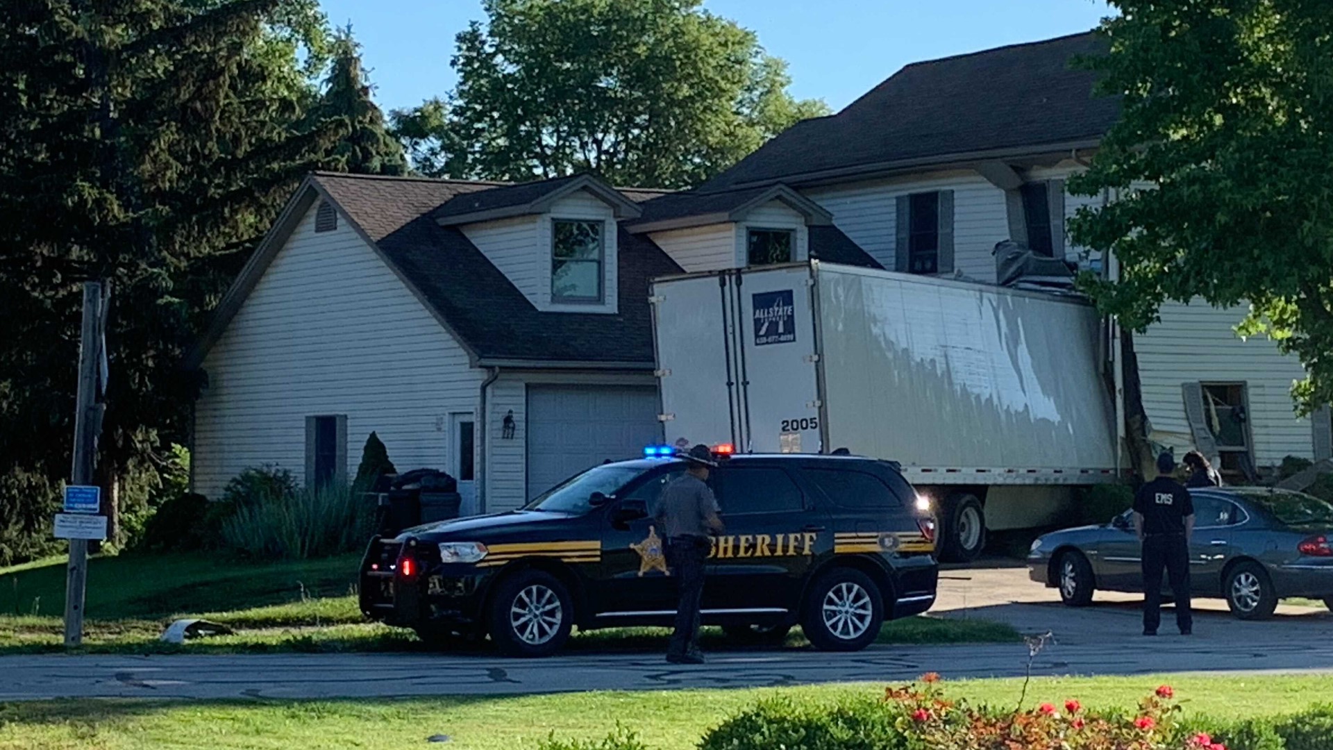 Semi crashes into home in Grand Rapids | wtol.com
