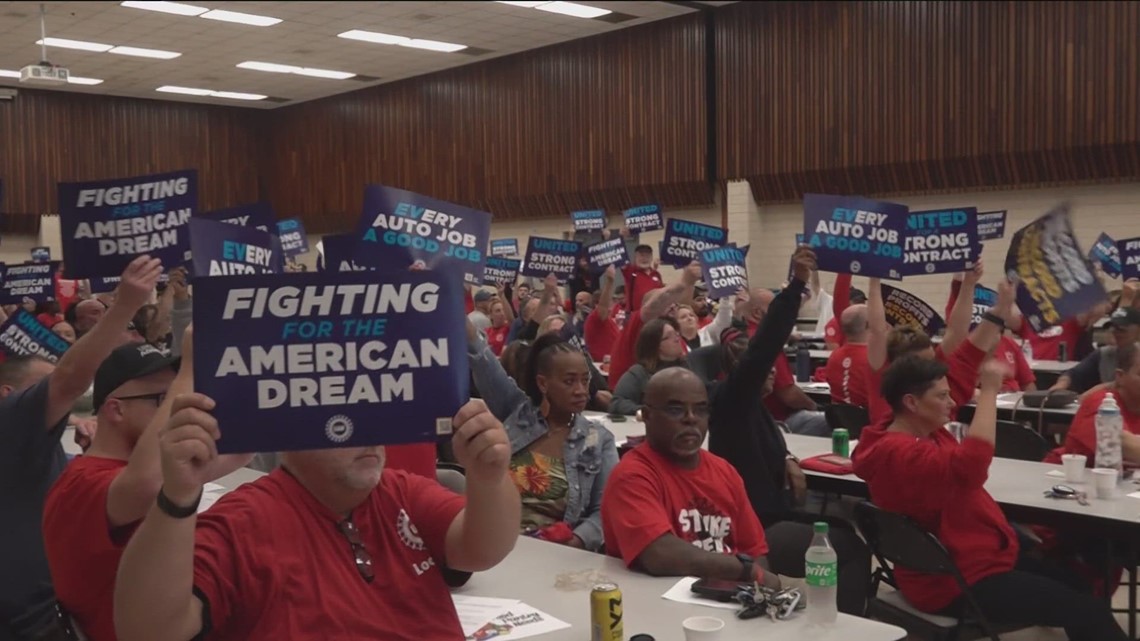 UAW workers, including at Toledo Jeep, striking against Big Three