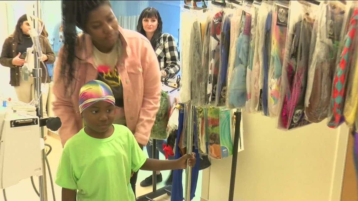 Kids at Toledo children's hospital get Halloween surprise - Vimarsana News