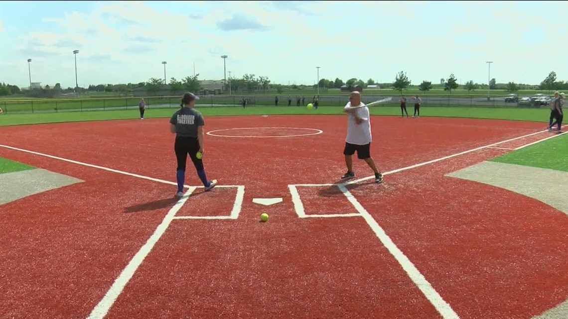 Springfield and Oak Harbor softball preparing together for states