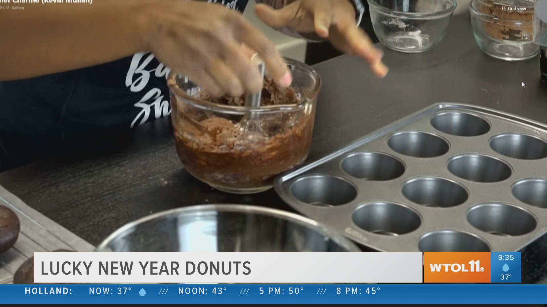 Brianna Stewart of Jera's Heavenly Sweet shows us how you can make Lucky Chocolate Baked Donuts.