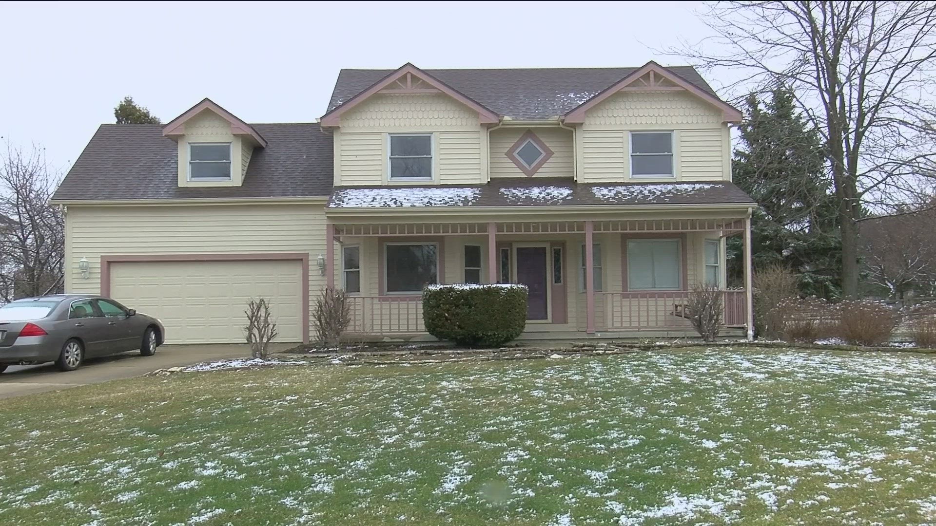 Perrysburg homeowner says contractors sold her belongings