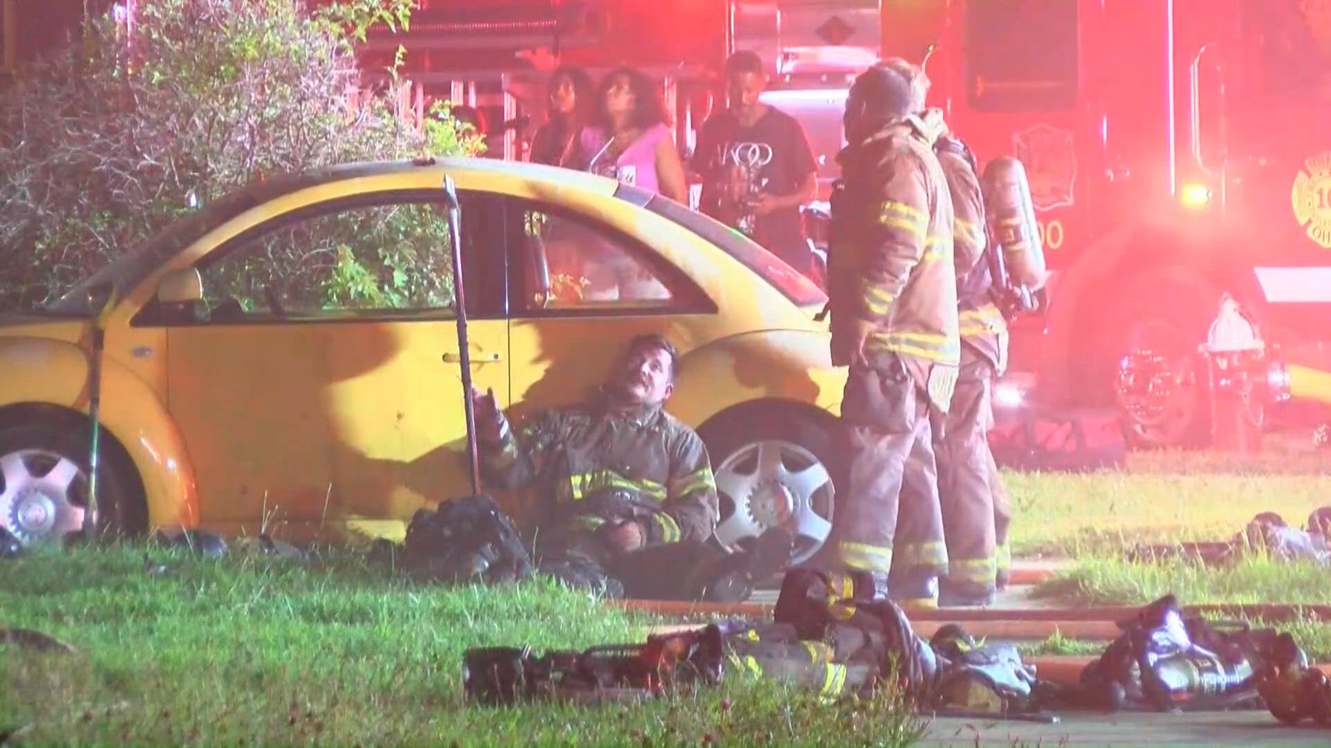 1 dead, 2 firefighters injured after massive Toledo duplex fire | wtol.com