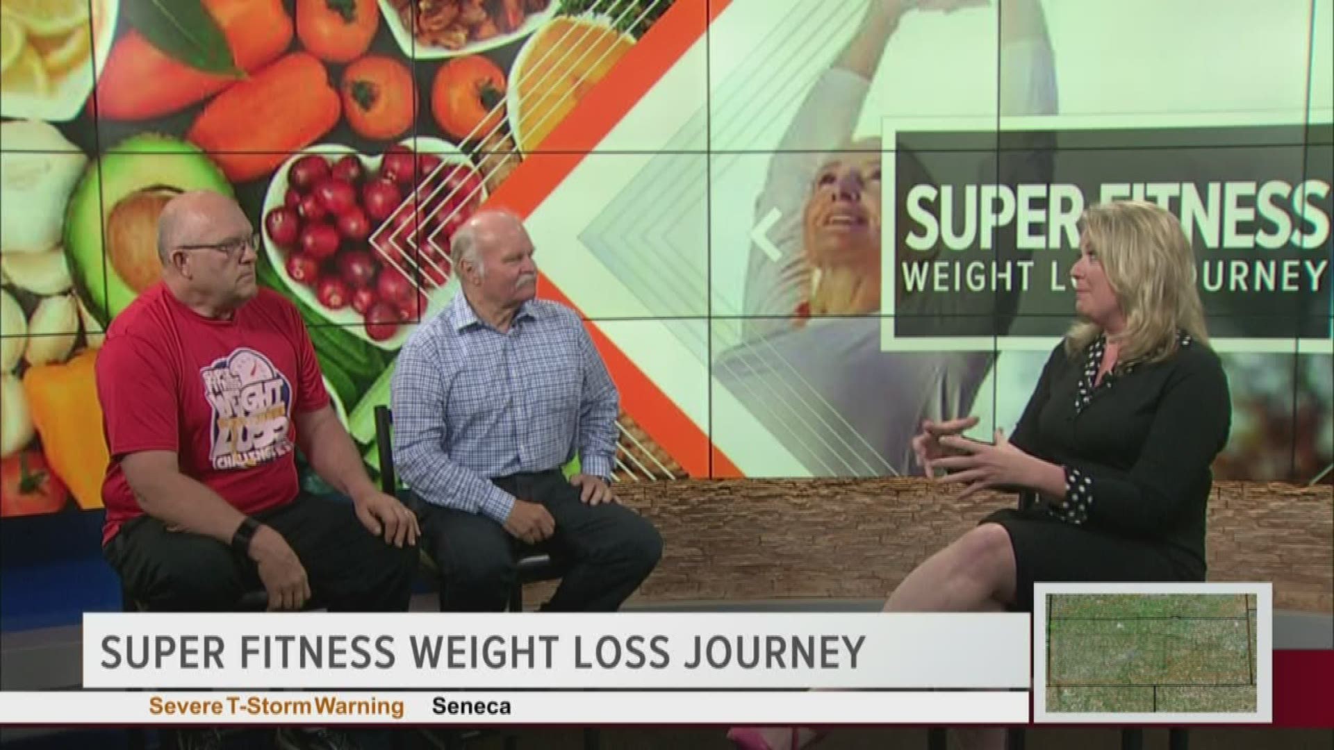 Kelly talks with Super Fitness owner Ron Hemelgarn
and Neil Heiden, the 2018 Super Fitness Weight Loss champion.