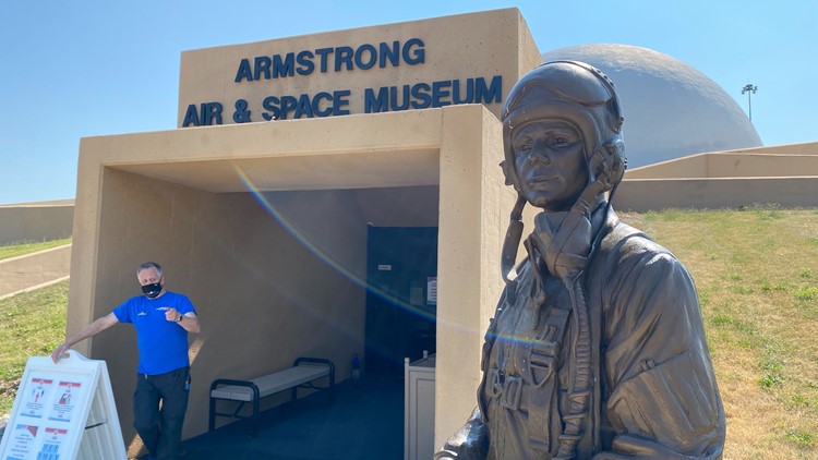 neil armstrong museum directions