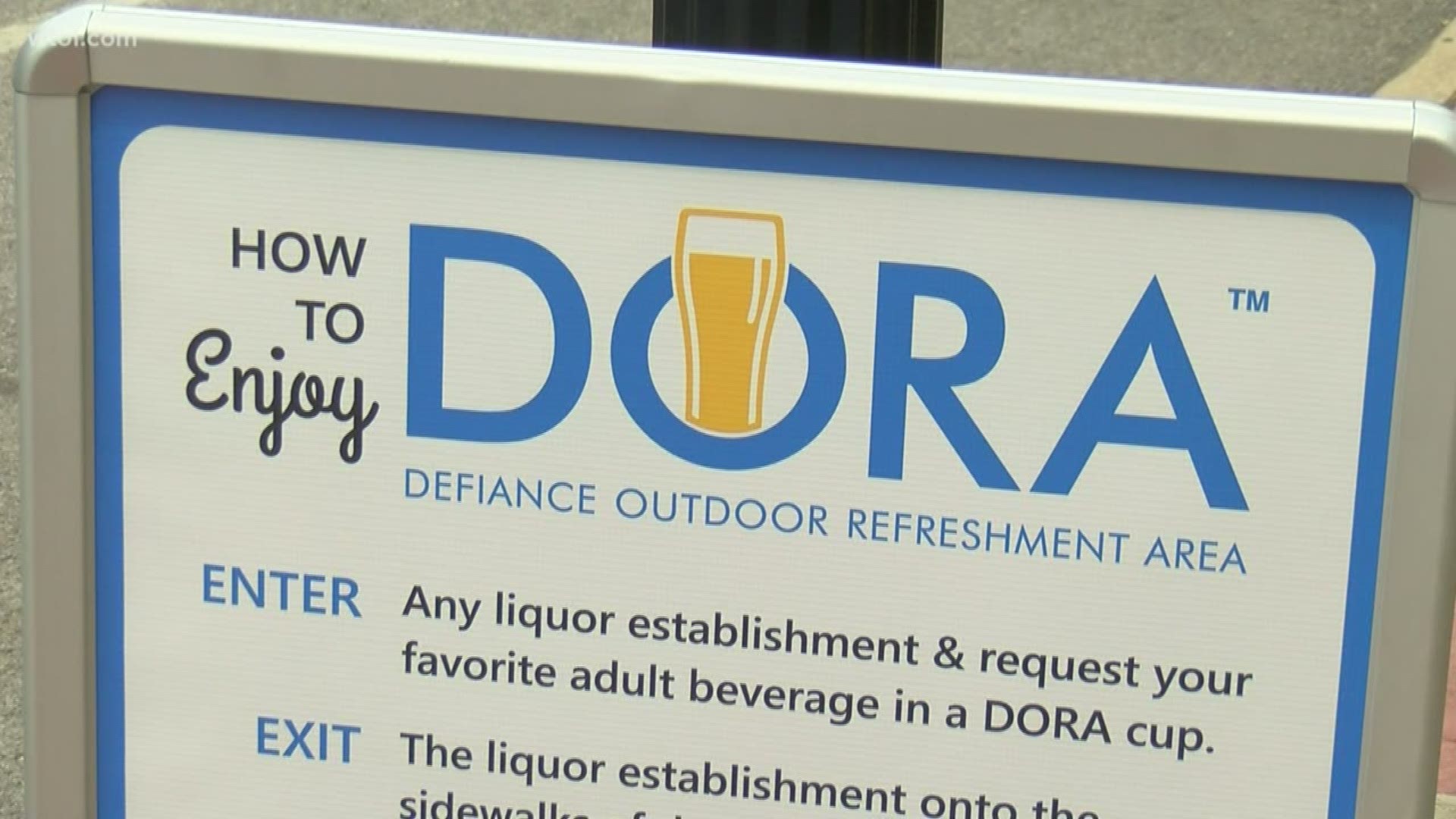The new law allows businesses that don't serve alcohol to let drinkers inside their stores.