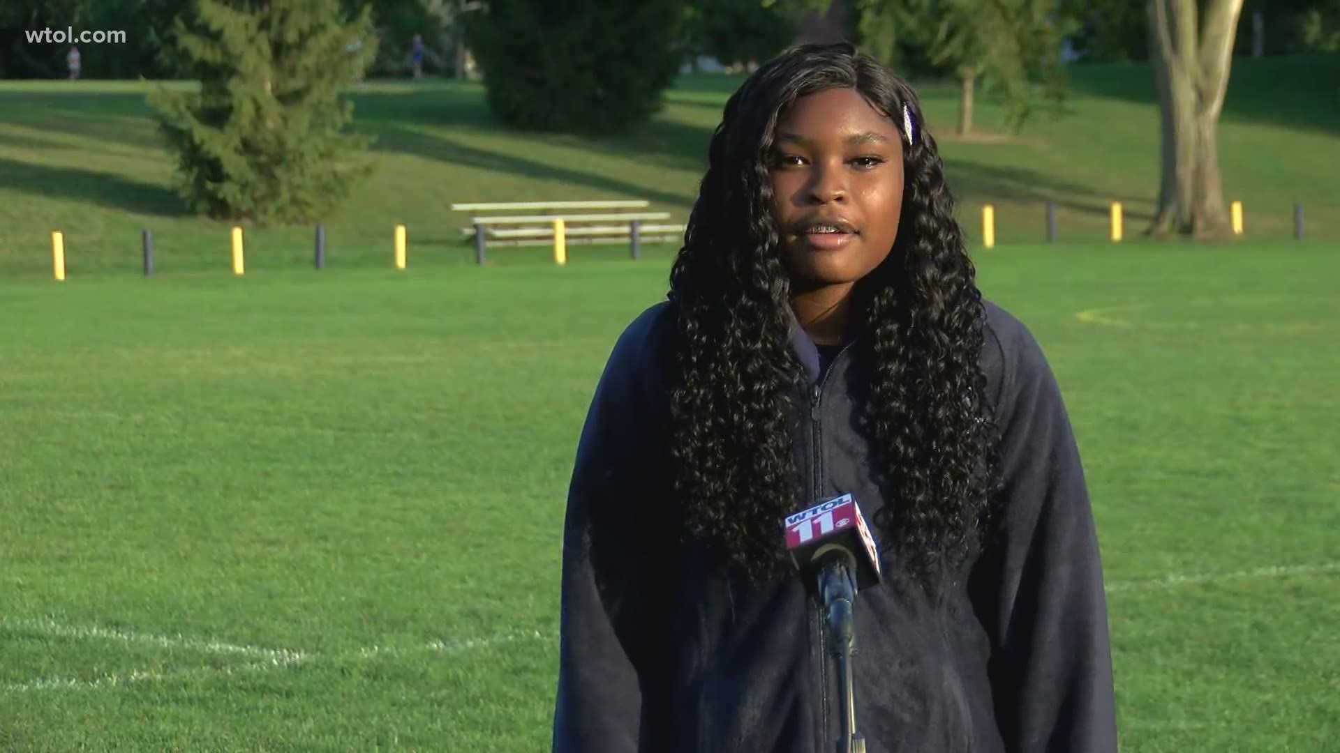 One of the top girls basketball players in northwest Ohio, Madison Royal-Davis, went live on WTOL with Jordan Strack to announce the decision.