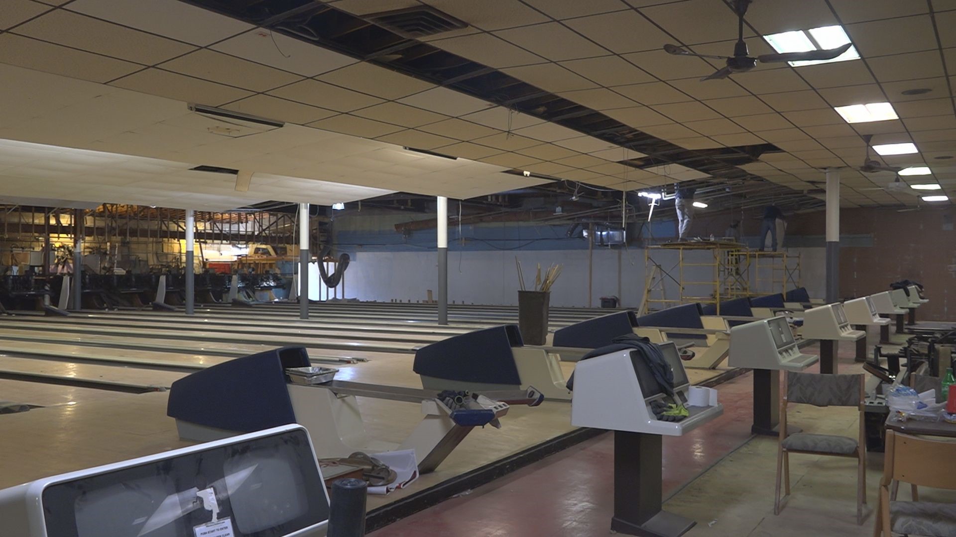 What are the bowling alleys in Rossford, Ohio?