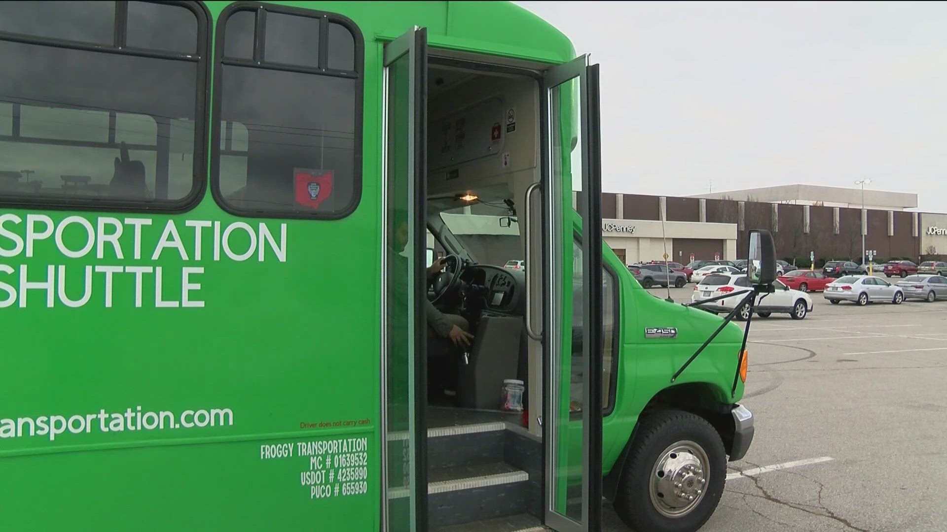 Froggy Transportation brings passengers from the Franklin Park Mall to the Detroit Metropolitan Wayne County Airport and back again.