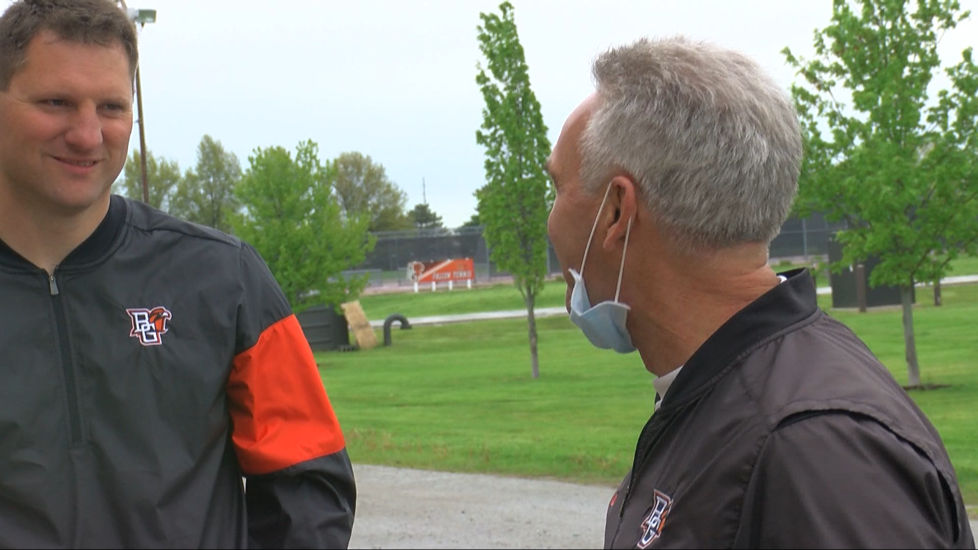 BGSU baseball alumni surprise longtime coach | wtol.com