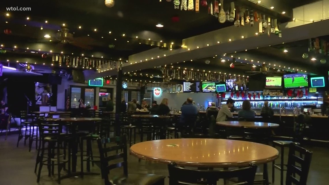 Michigan bars, indoor dining resumes Feb. 1 under COVID-19 rules - Vimarsana News