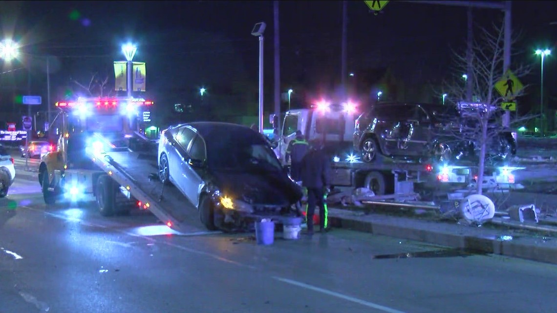 Twocar crash closes Dorr Street westbound by University of Toledo