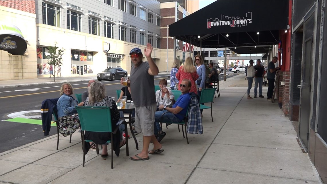 What bars are in downtown Toledo near Promenade Park?