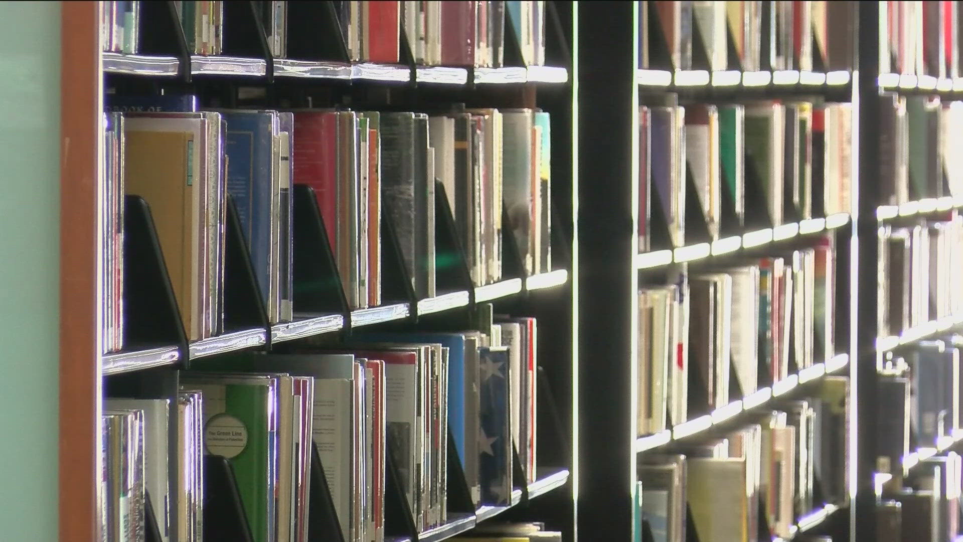 The Lucas County Commissioners approved a deal to bring new books to the jail.