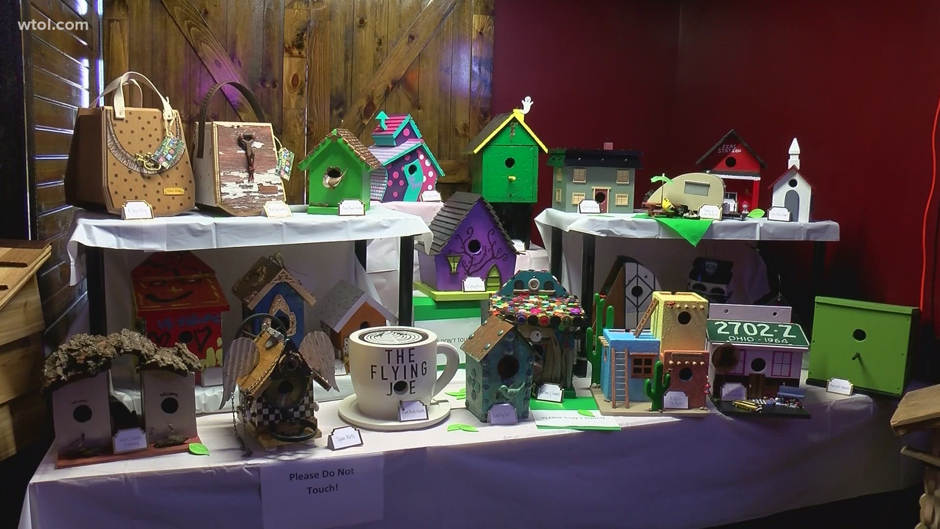 Nature's Nursery treats wild animals, this birdhouse auction supports that mission