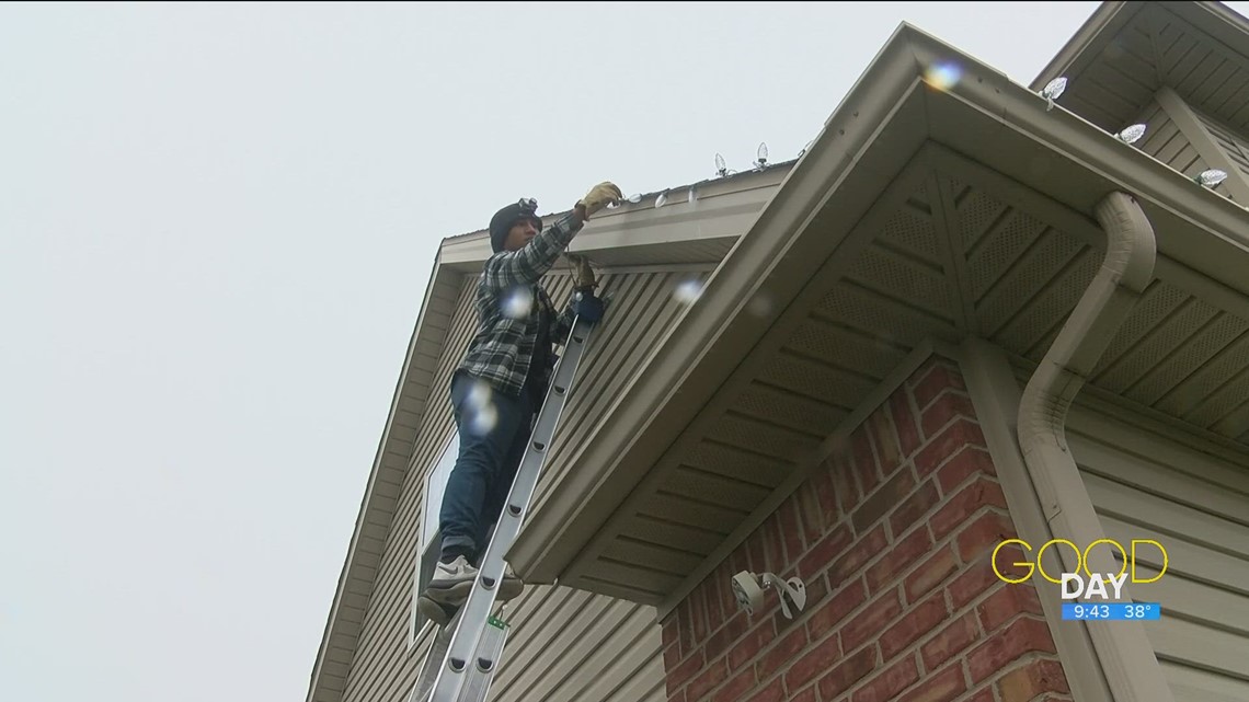 Want holiday lights on your house but don't want to climb a ladder to put them up? There's a college kid who will do that for you. - Vimarsana News