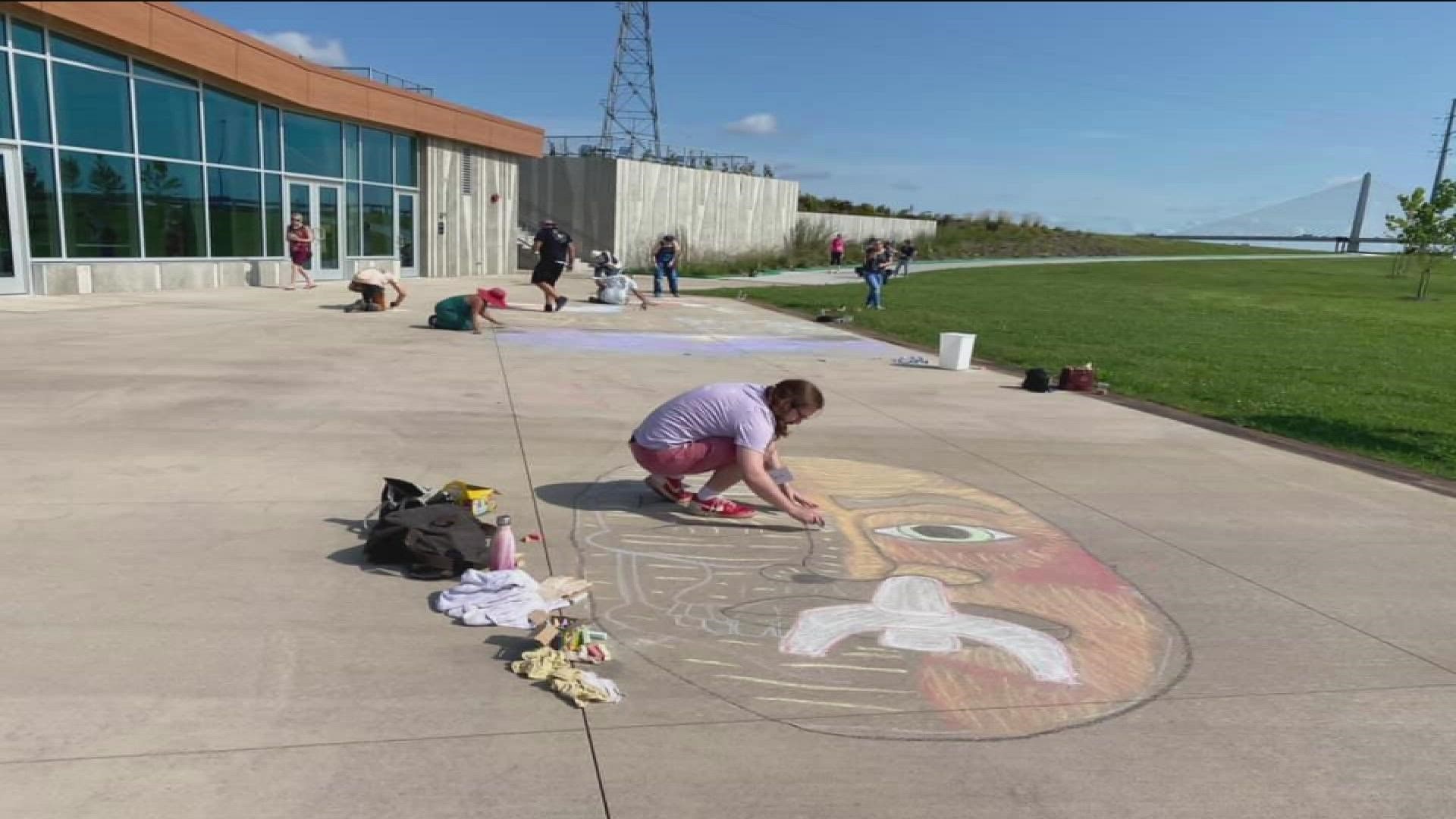 The community is invited to leave messages and drawings of loved ones who died from an overdose on International Overdose Awareness Day.