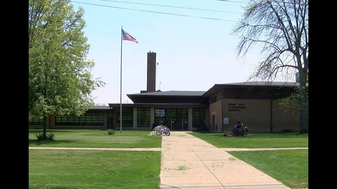 Perrysburg board to vote on not renewing principal's contract