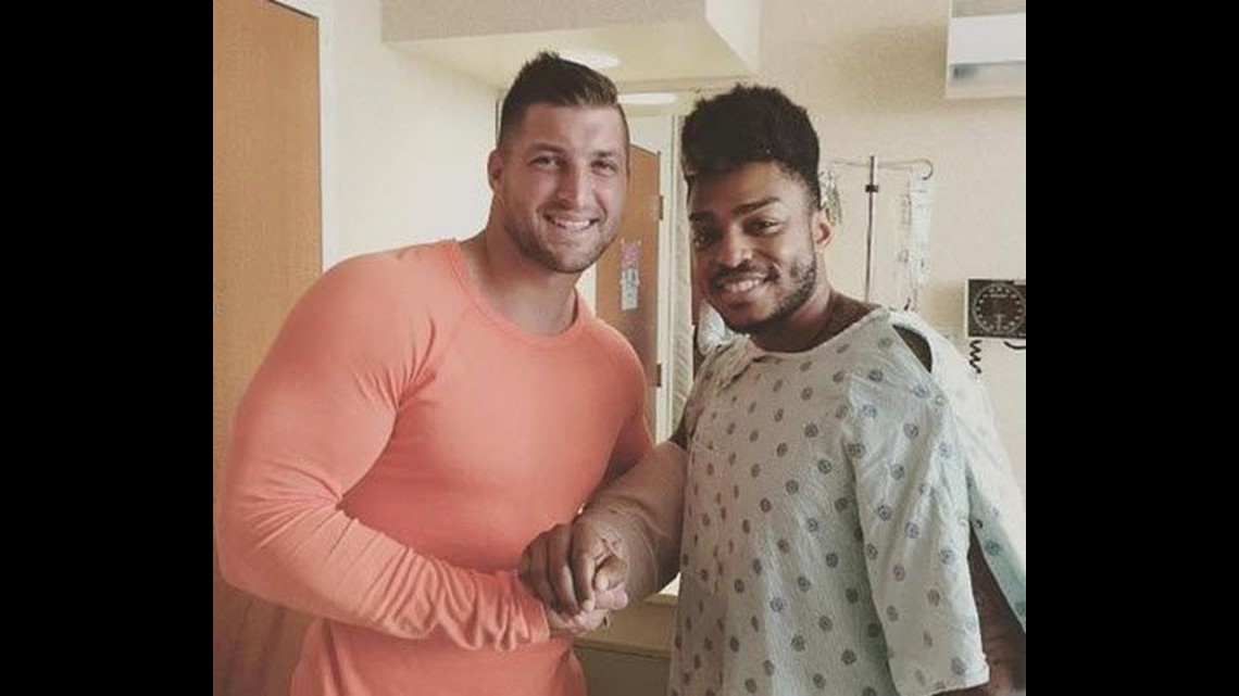 Tim Tebow visits high school teammate wounded in Orlando shooting