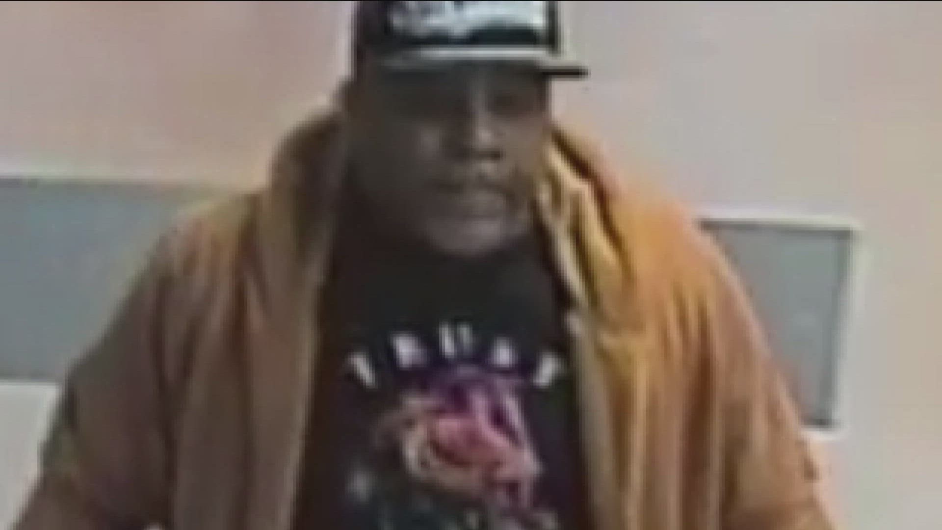 Attempt to identify: Suspect in credit card theft | wtol.com