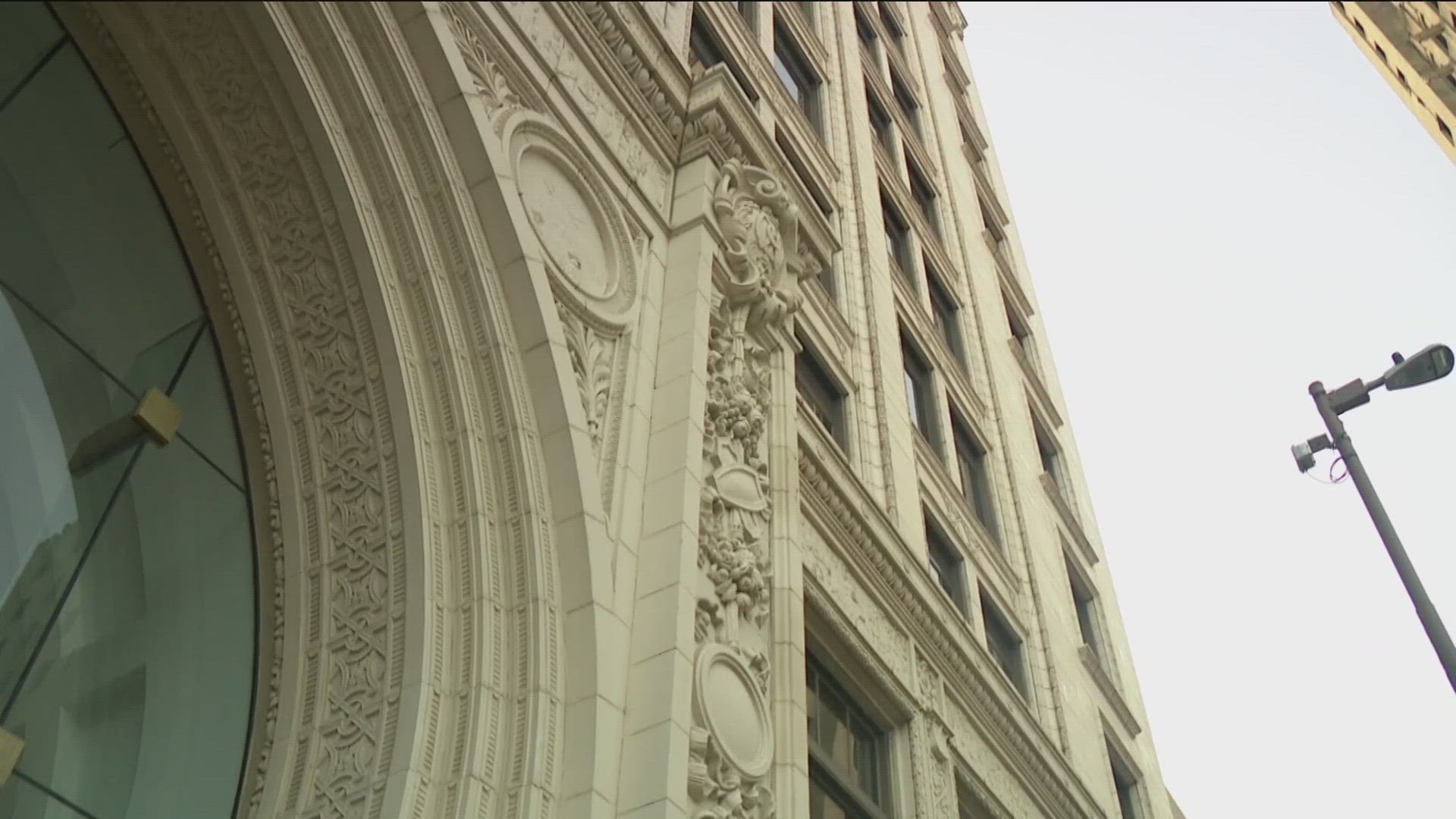 There are a lot of gems hidden within the construction of some of Toledo's oldest buildings. WTOL 11 photojournalist Joe Cromer gives us a look.