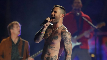 Adam Levine S Nipples Flooded Fcc Super Bowl Complaint Inbox