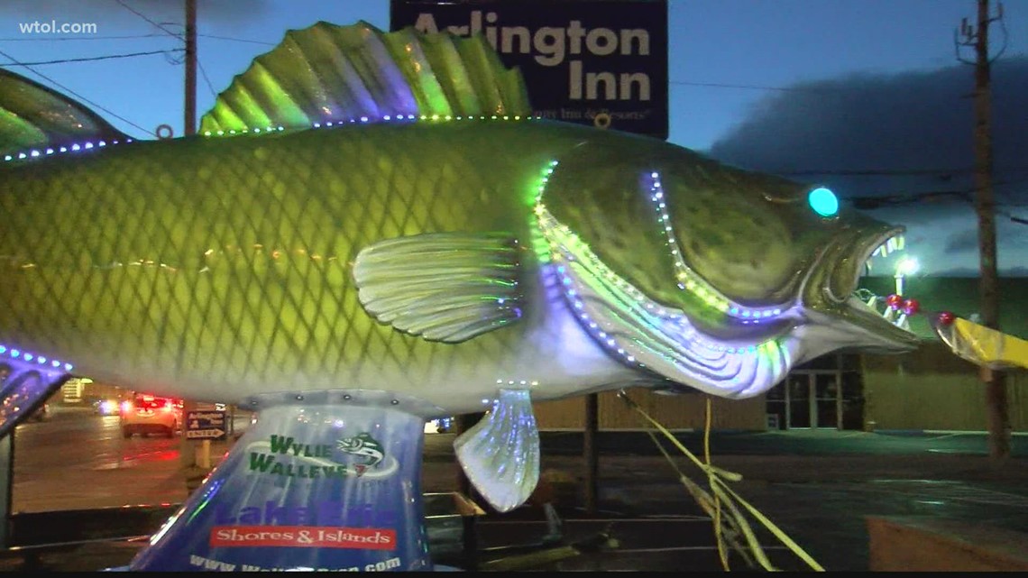 Port Clinton Walleye Drop live and in-person as partygoers say hello to 2022