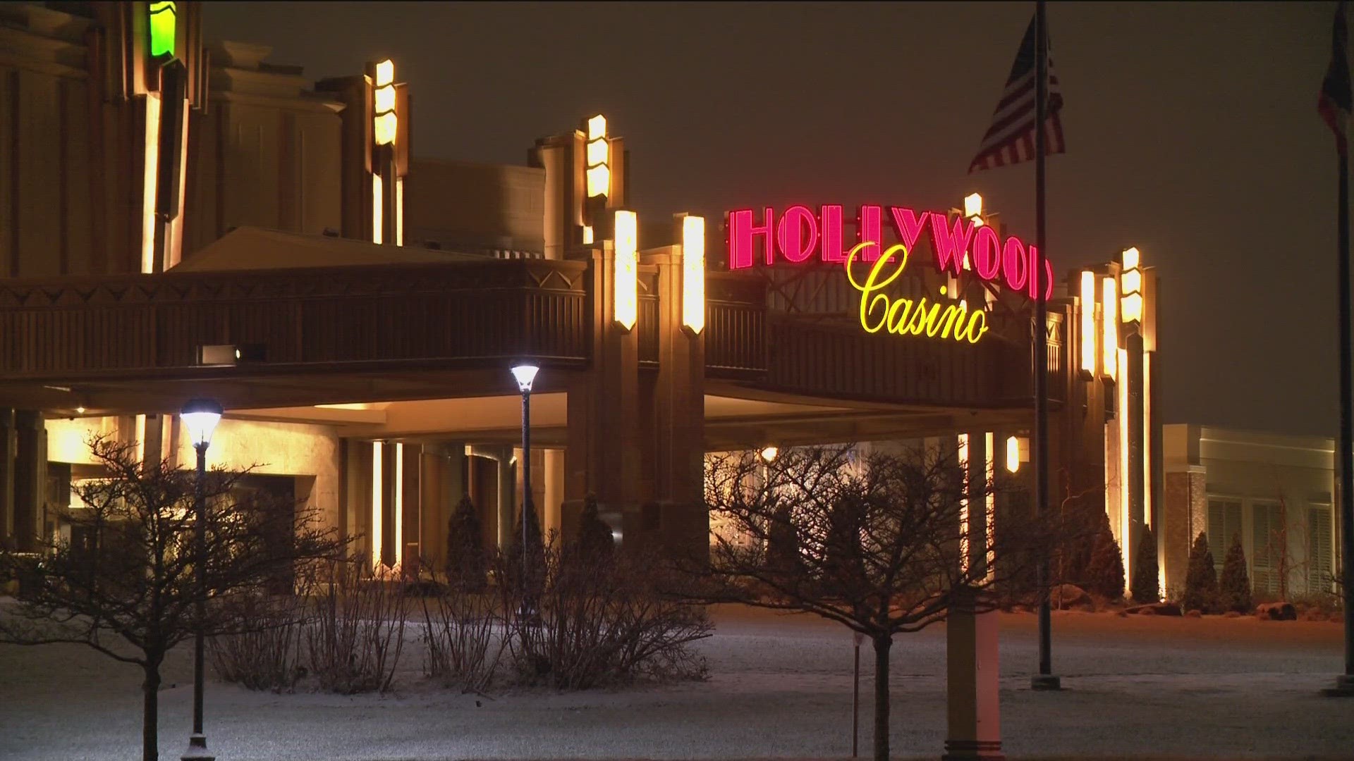 Hollywood Casino to be closed for several hours due to water leak, Morning snow to end ahead of windy weekend, Wet roadways so drive cautiously