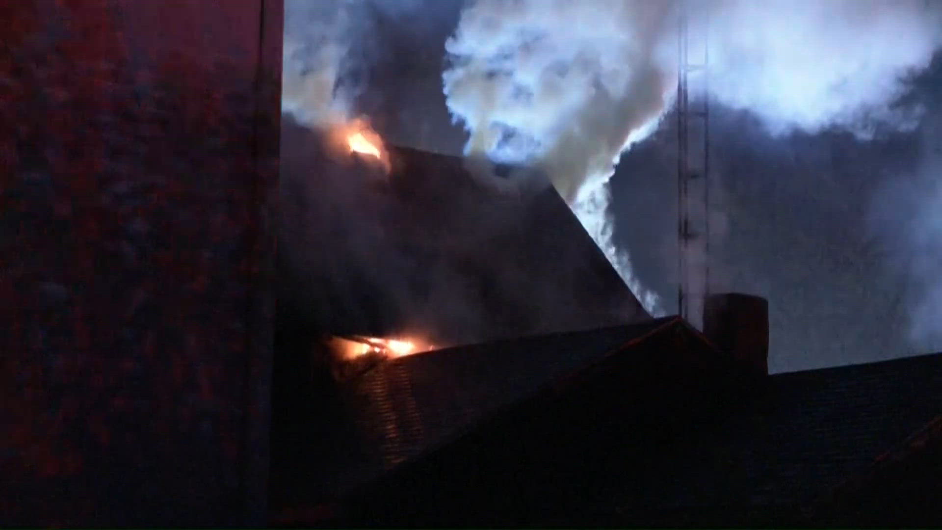 House Examples Fire damages vacant south Toledo home overnight | wtol.com