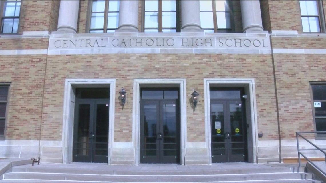 Central Catholic holding fundraisers for coach's son with cancer - Vimarsana News
