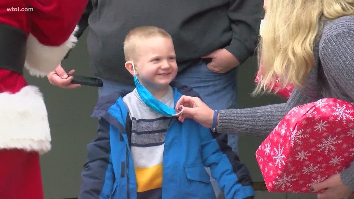 4 year old with leukemia gets surprise from Santa for Christmas - Vimarsana News