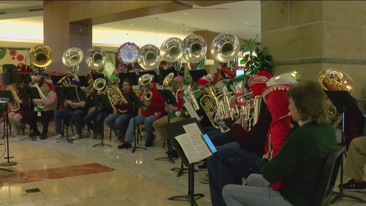 Tuba Christmas fills Franklin Park Mall with music