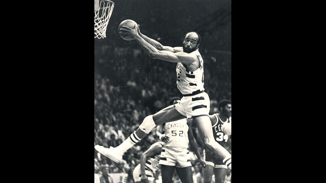 Warriors great Nate Thurmond, Hall of Fame center, dies at 74