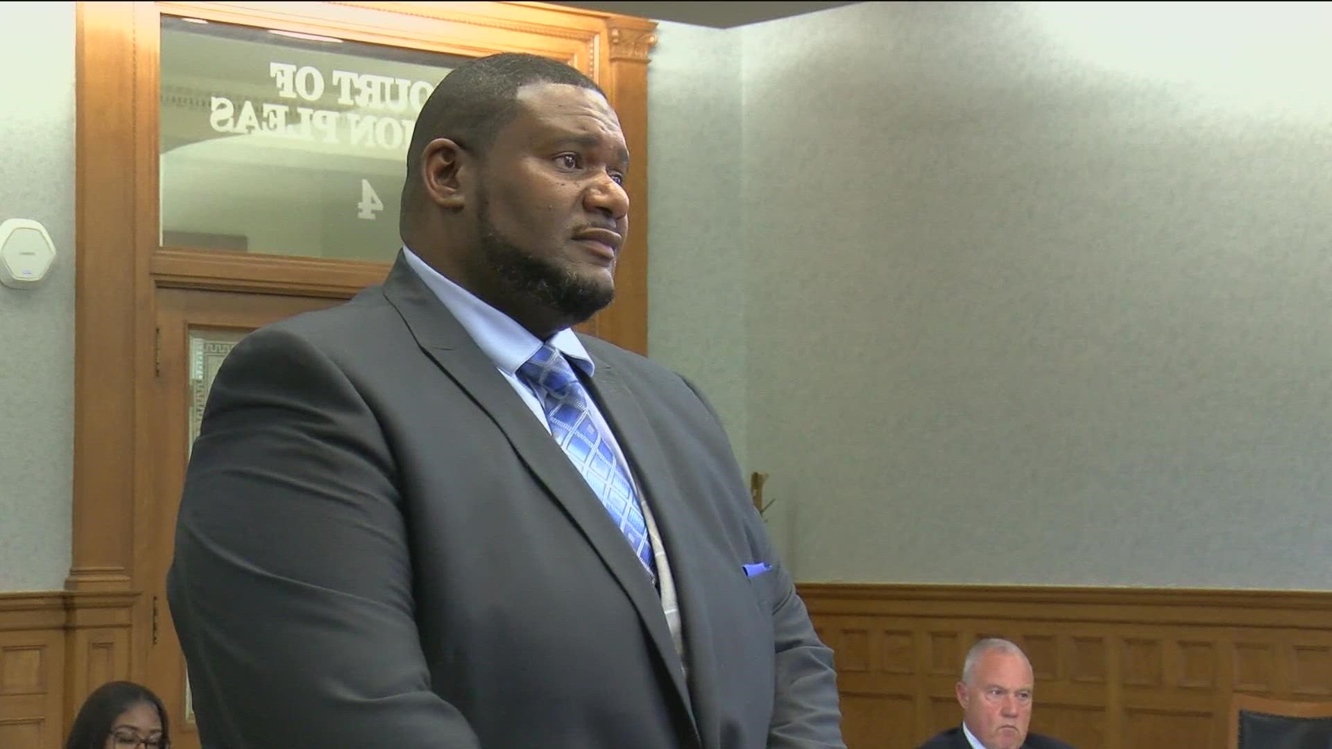 Ohio law now permits hidden knives, possession of brass knuckles