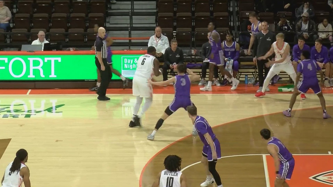 Bg Men's Basketball Takes The Court Against Akron 