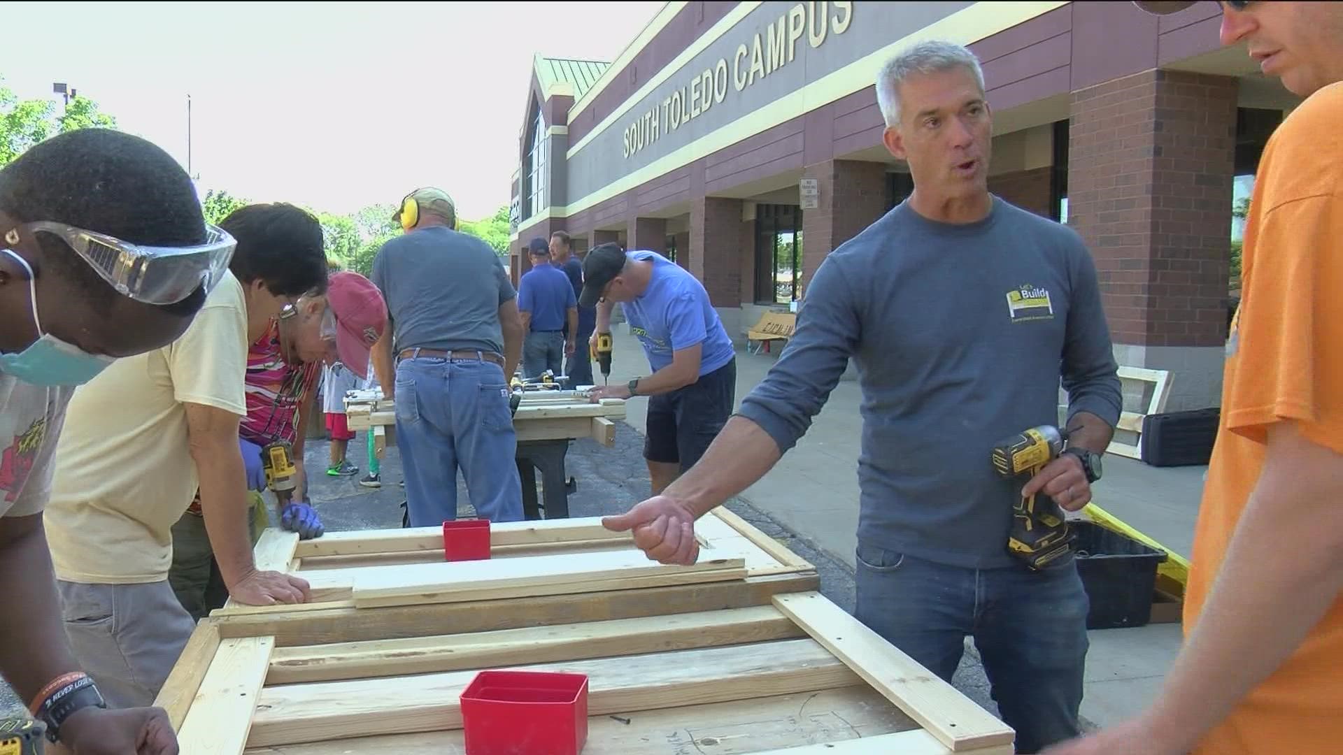 A group of volunteers came to CedarCreek's south Toledo campus to help give kids a bed of their own. Let's Build says their are 600 local kids on their waiting list.