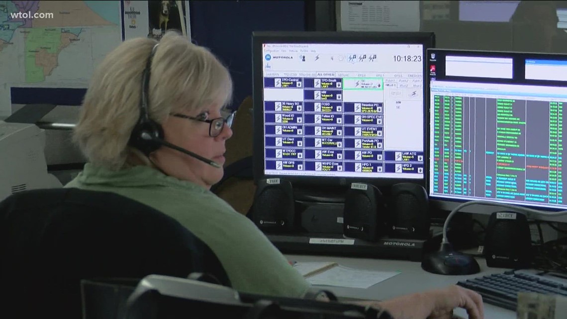 A Look Inside Lucas County 911 Dispatch 3370