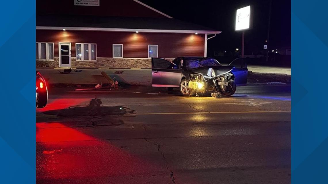 Police chase ends in crash in west Toledo - Vimarsana News