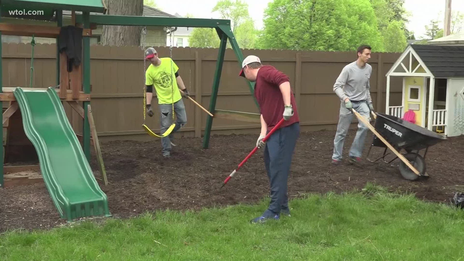 United Way Day of Caring in Findlay with Marathon Petroleum