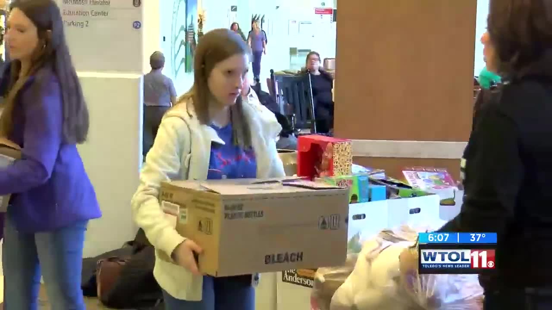 Springfield High School students deliver toys to ProMedica Children’s Hospital