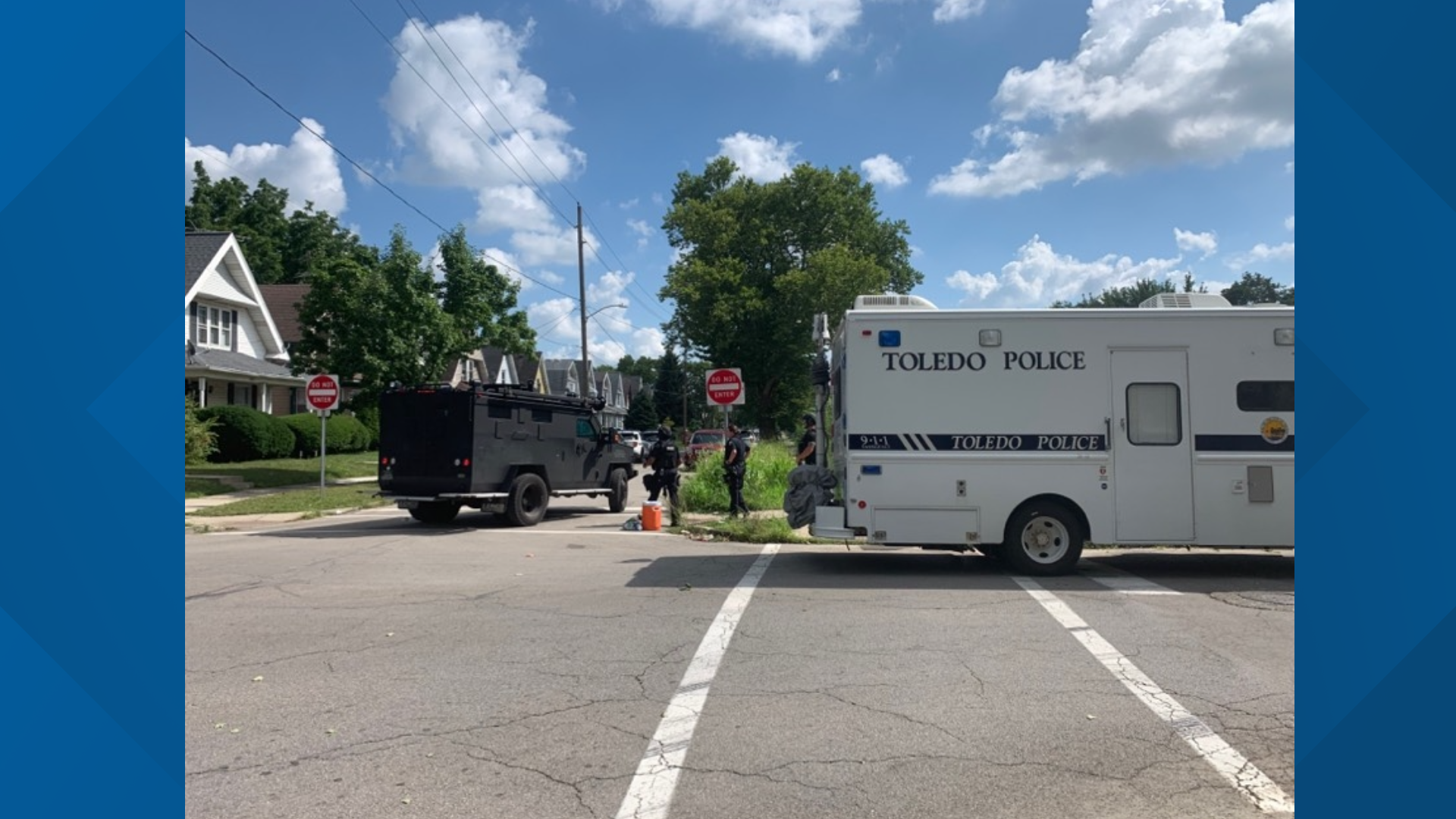 Man in hospital after east Toledo standoff on Clark Street | wtol.com