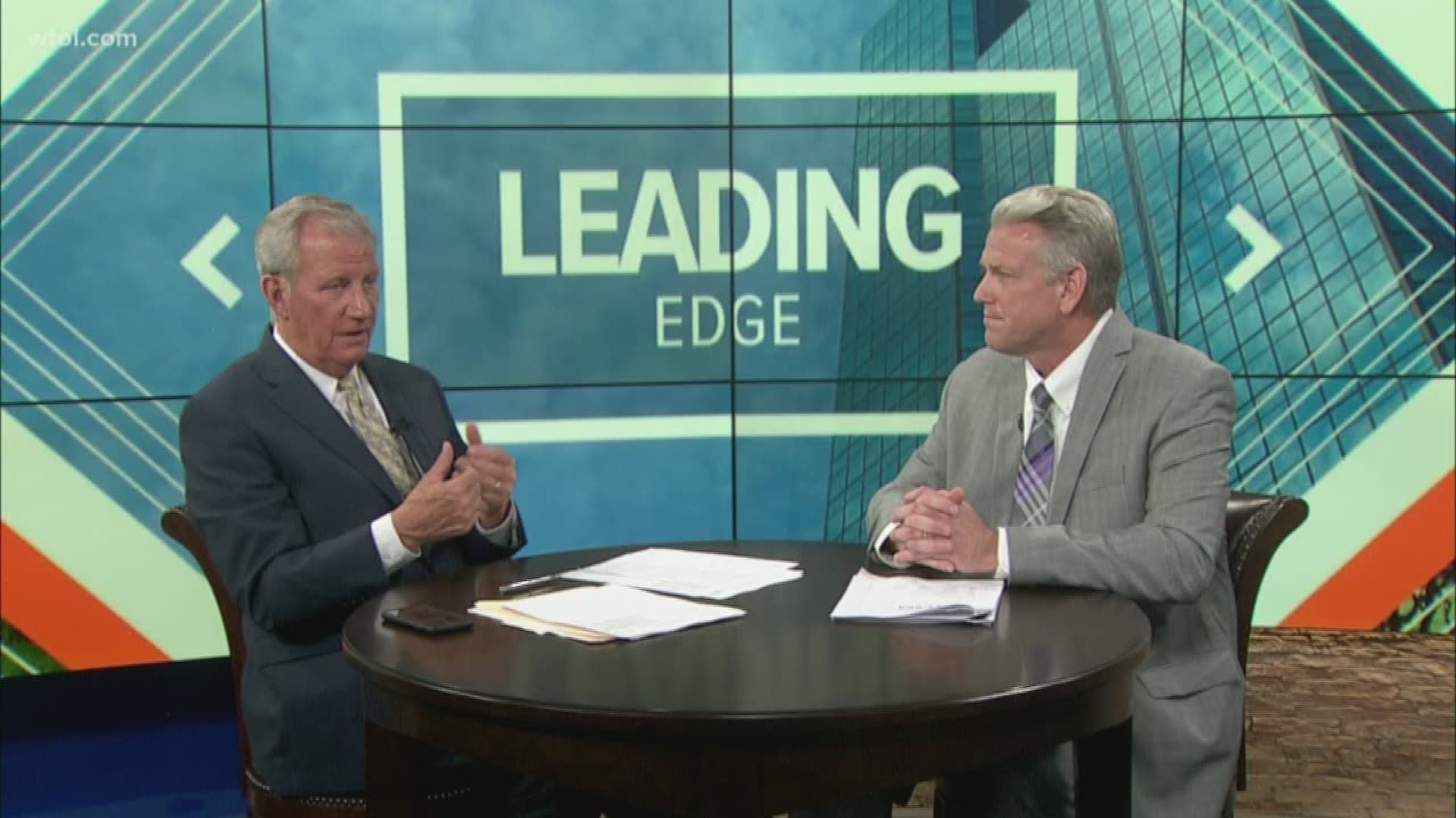 Perrysburg Superintendent Tom Hosler joins Jerry Anderson at the Leading Edge table.