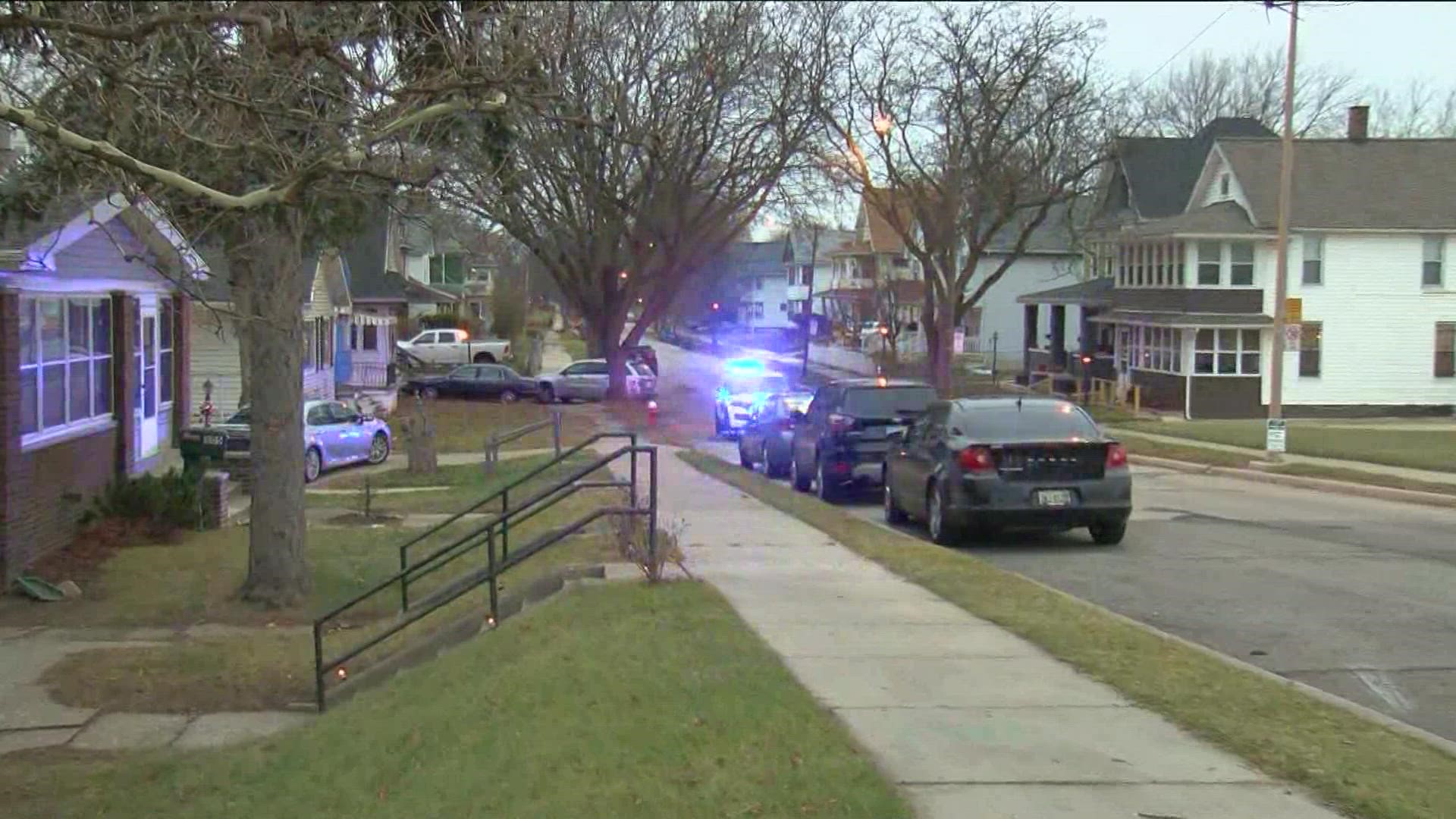 Toledo police say an adult man was shot in the 800 block of Lincoln Avenue. His injuries are not life-threatening.