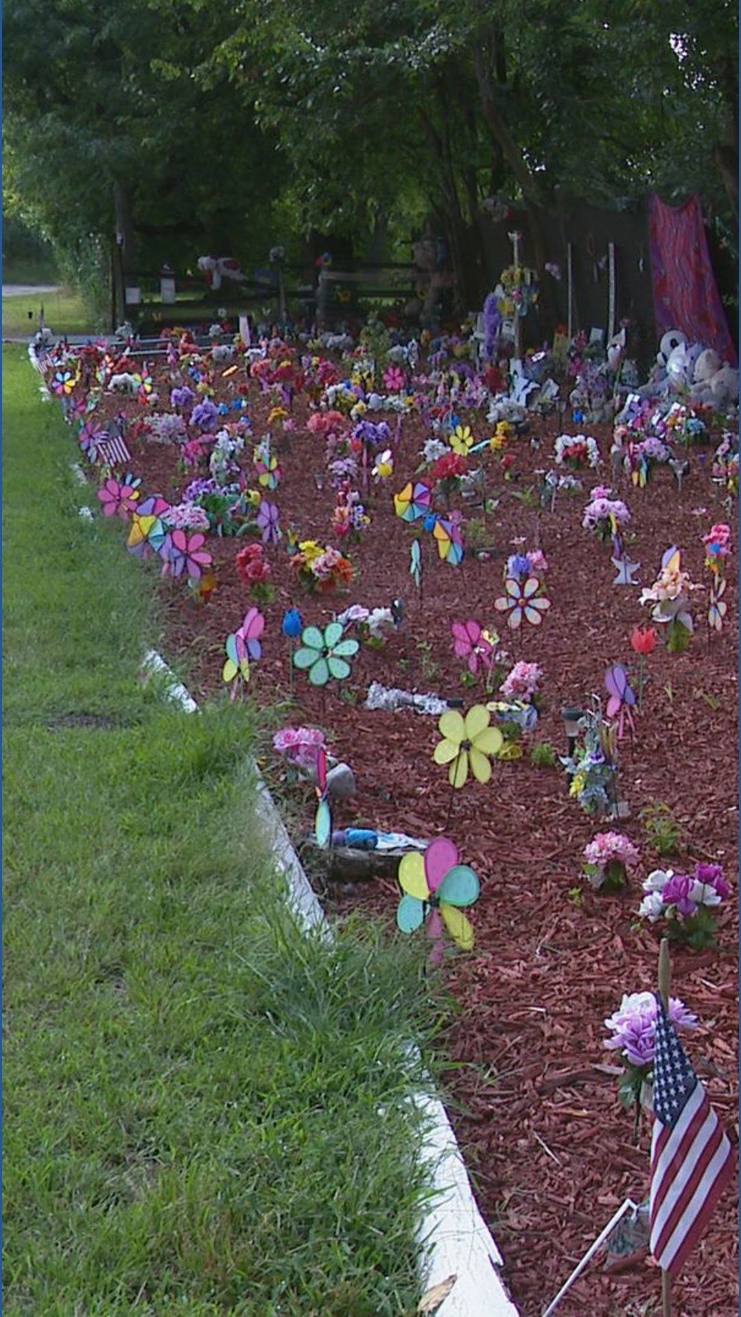 Toledo community maintains memorial for 13-year-old Kei’Mani Latigue ...