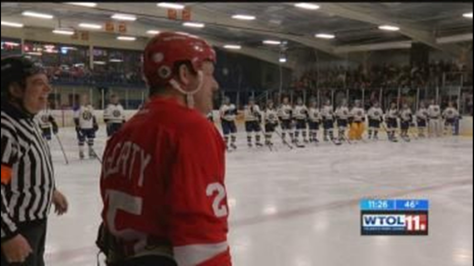 Red Wing Alumni take on TPD hockey for a good cause